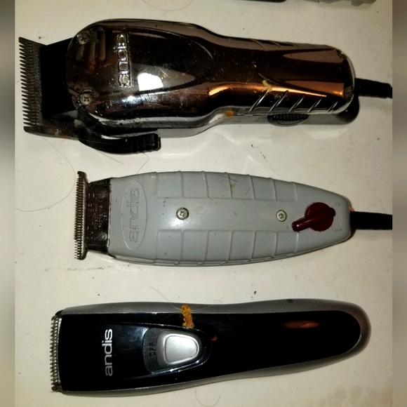 ANDIS 3 PROFESSIONAL clippers trimmer and T LINER plus assessories - Picture 4 of 4